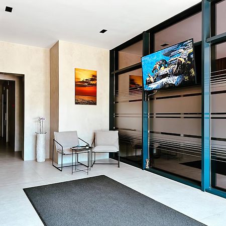 Appartamento Center Pearl 2Br Wifi Easy-Check-In Klaipėda Esterno foto