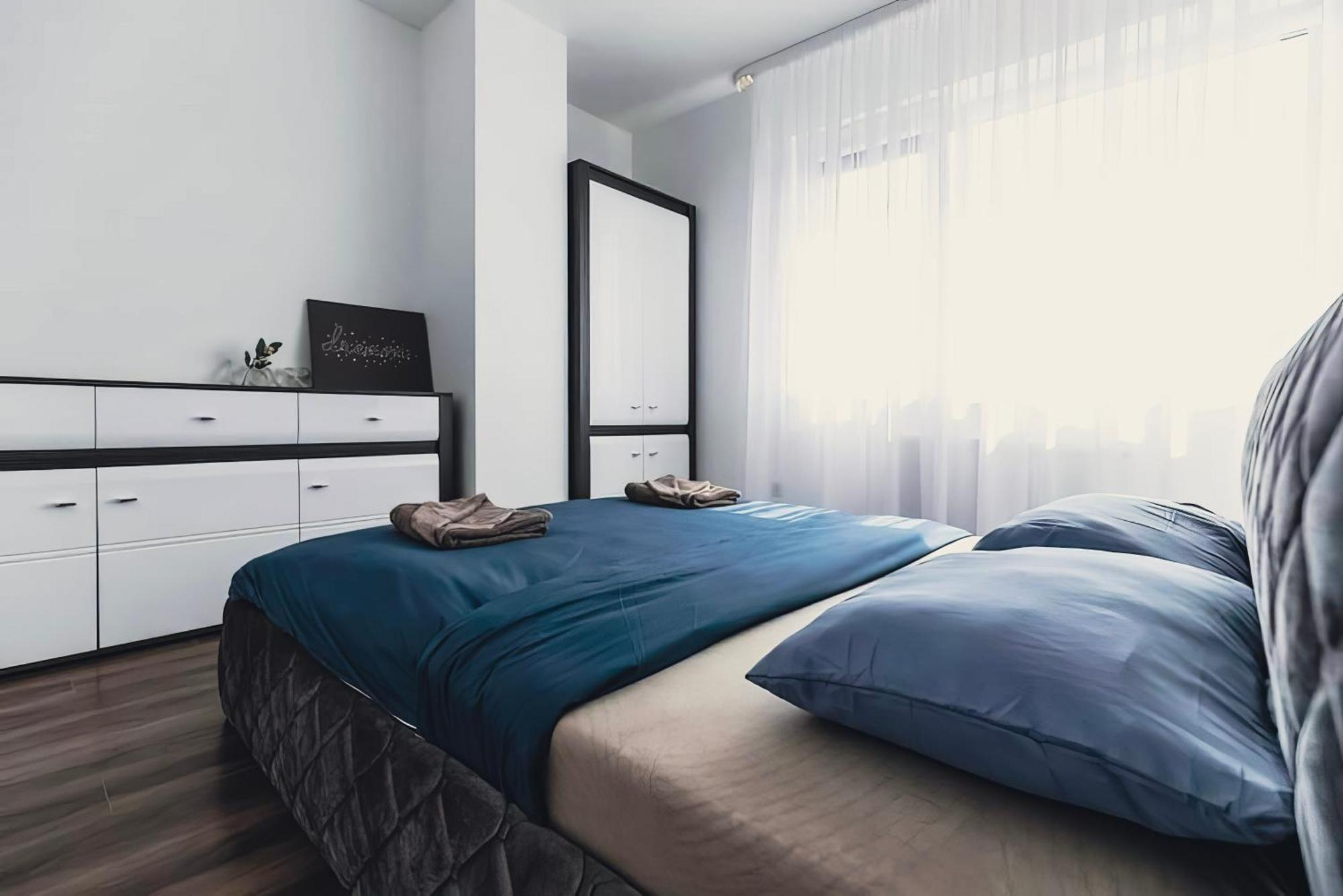 Appartamento Center Pearl 2Br Wifi Easy-Check-In Klaipėda Esterno foto