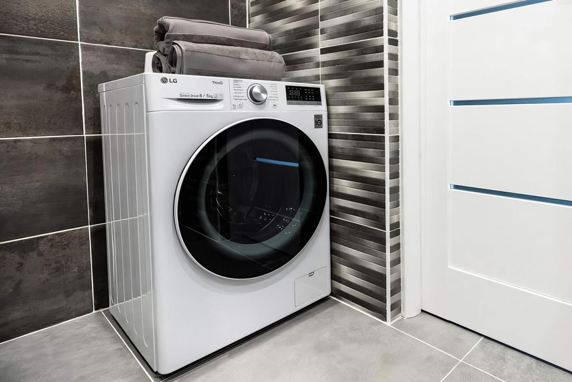 Appartamento Center Pearl 2Br Wifi Easy-Check-In Klaipėda Esterno foto
